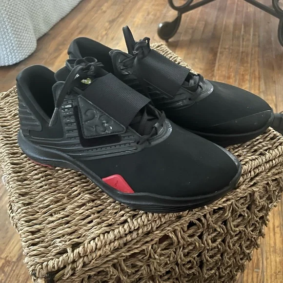 Black and Red Men's Athletic Shoes - Picture 2 of 6